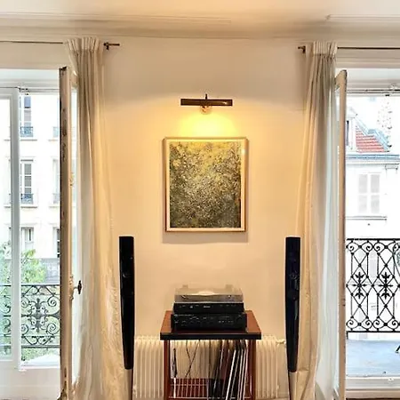 Parishome! Double Balcony, Art & Designer Touches *