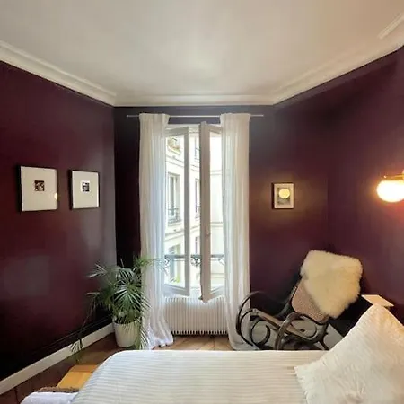 Parishome! Double Balcony, Art & Designer Touches Daire Paris