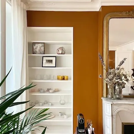 Parishome! Double Balcony, Art & Designer Touches Paris