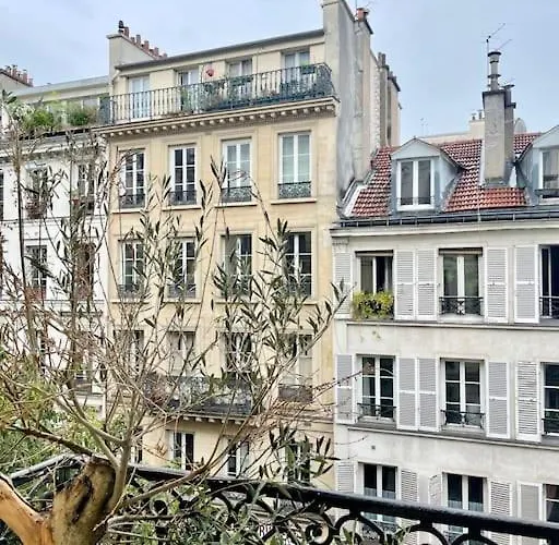 Parishome! Double Balcony, Art & Designer Touches *