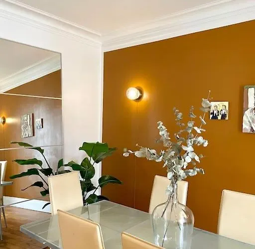 Appartement Parishome! Double Balcony, Art & Designer Touches *