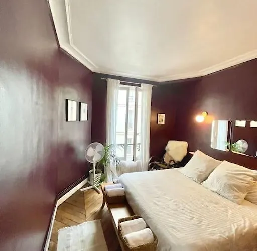 Parishome! Double Balcony, Art & Designer Touches *