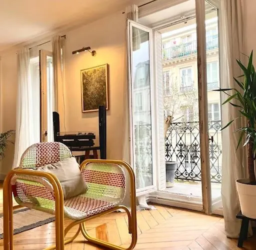 アパート Parishome! Double Balcony, Art & Designer Touches パリ