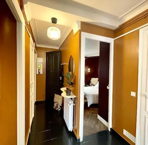 Parishome! Double Balcony, Art & Designer Touches