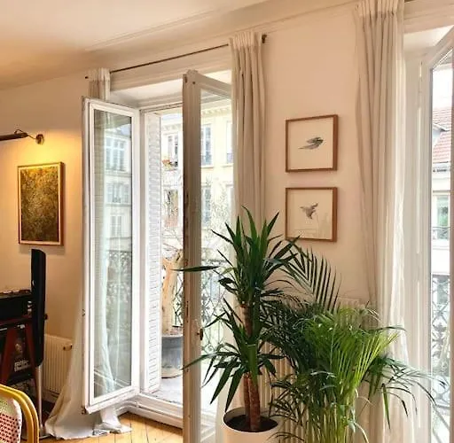 Parishome! Double Balcony, Art & Designer Touches アパート