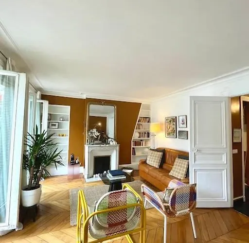 Parishome! Double Balcony, Art & Designer Touches アパート パリ